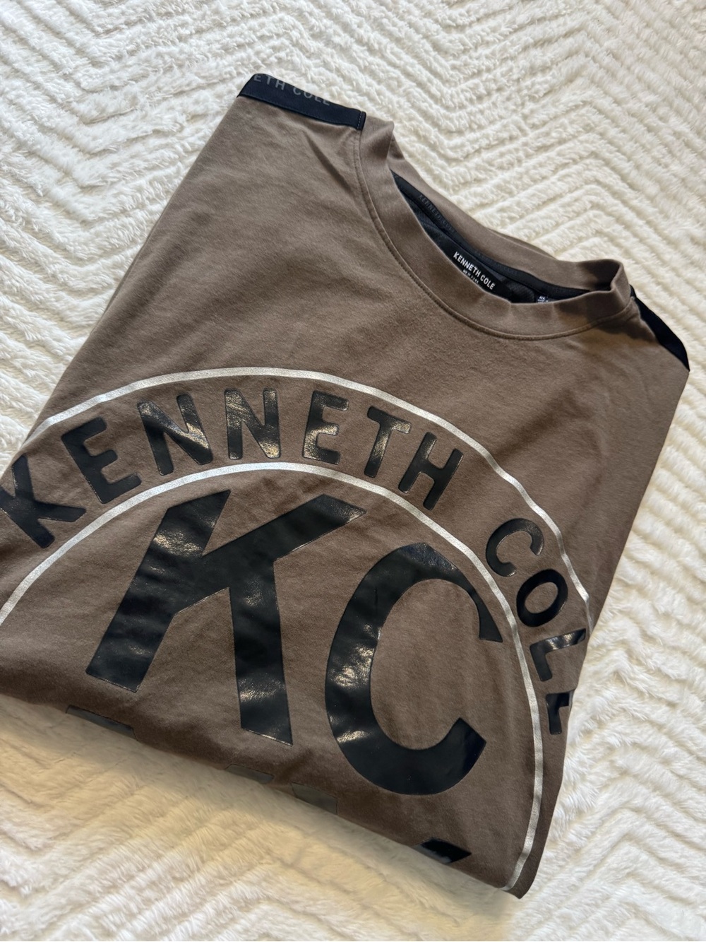 Kenneth Cole men’s t-shirt